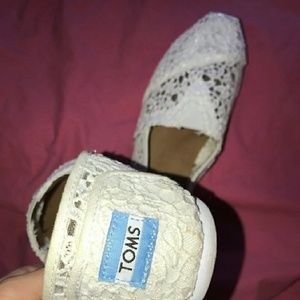 Toms
